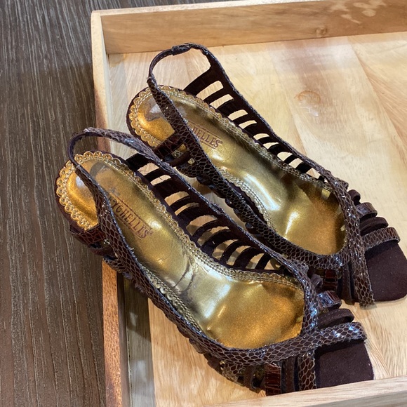 Seychelles, ladies shoes, brown leather upper in size 8. - Picture 2 of 9